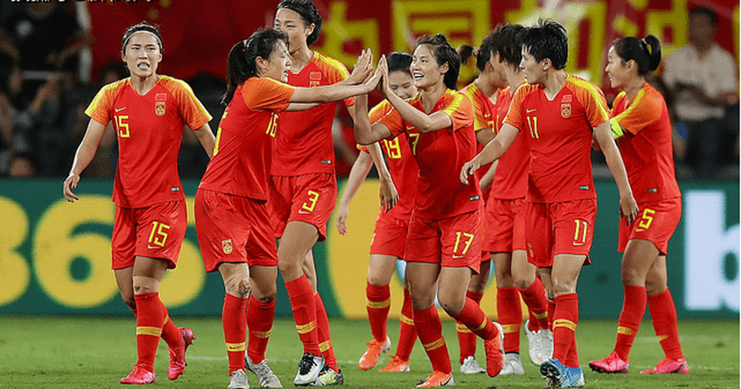 女足冠军诞生，实力过硬闯出佳绩(女足夺冠军)