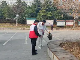 包含佛罗伦萨取得重要胜利,攻守平衡备受称赞的词条 包含佛罗伦萨取得重要胜利,攻守平衡备受称赞的词条